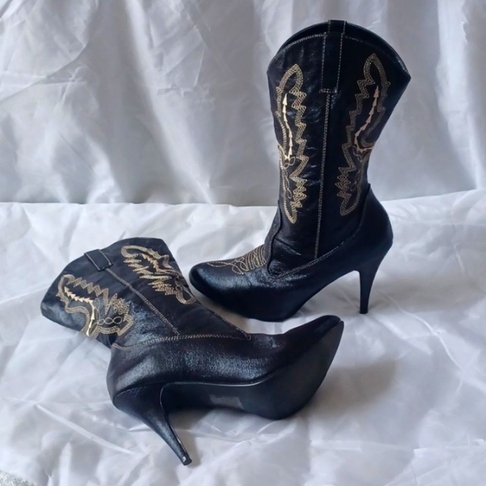 Ellie Black and Gold Heeled Cowboy Boots